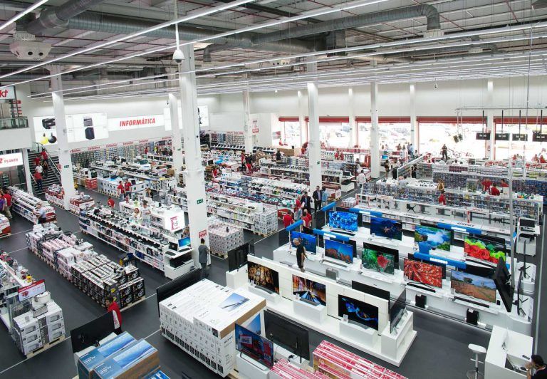 Espectacular robo en Madrid: se llevan 70.000 euros en teléfonos móviles de Media Markt