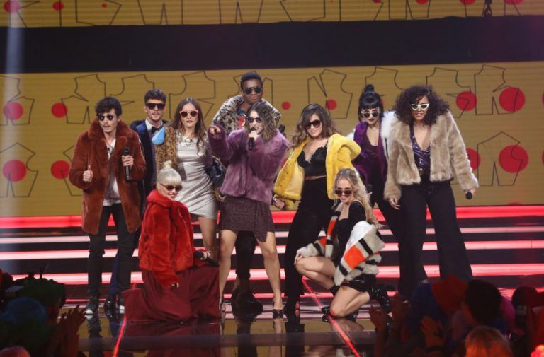 Lo que no se vio en la gala de 'OT': tiran un sujetador a dos concursantes