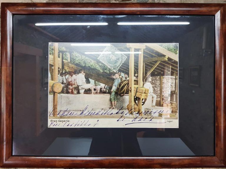 SANTA BRIGIDA: La exposición Imagen etnográfica de Gran Canaria muestra el pasado turístico, vinícola y troglodita del municipio