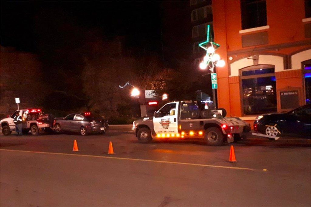 Un conductor ebrio le da a la policía una hamburguesa en vez de su carnet de conducir 1 14717655 web1 PNR HamburglerTrafficStop