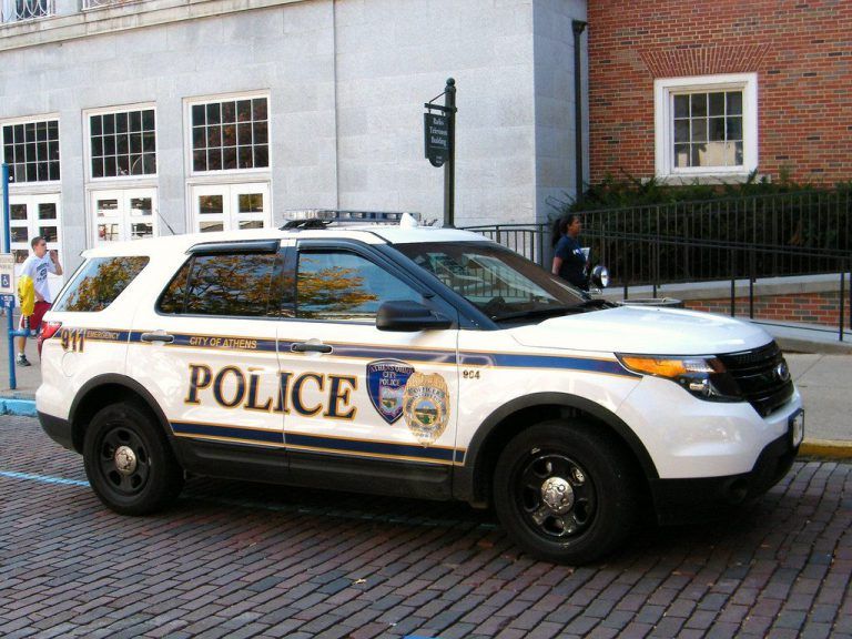 Dos heridos al estallar una bomba casera en una céntrica iglesia en Atenas (Grecia)