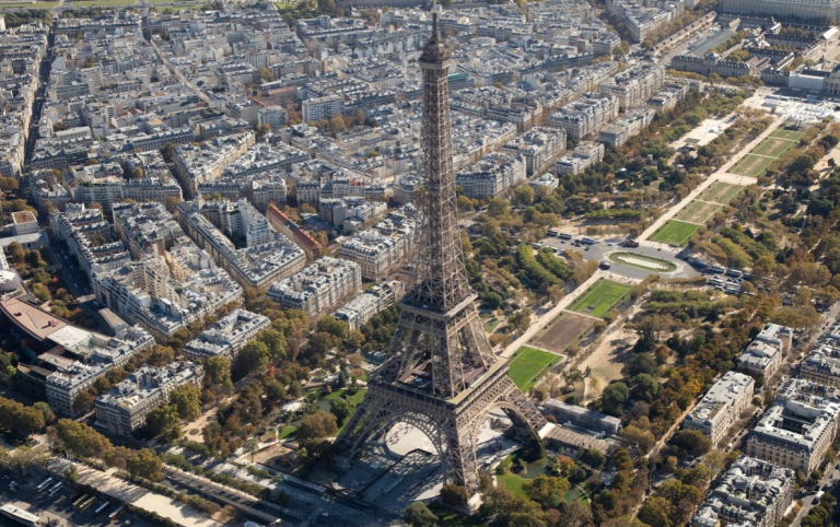 El motivo 'forzoso' por el que la Torre Eiffel y otros edificios de París cerrarán este sábado