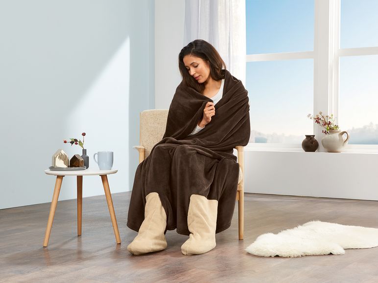 Así es la nueva manta con calcetines de Lidl 2 manta con calcetines 4