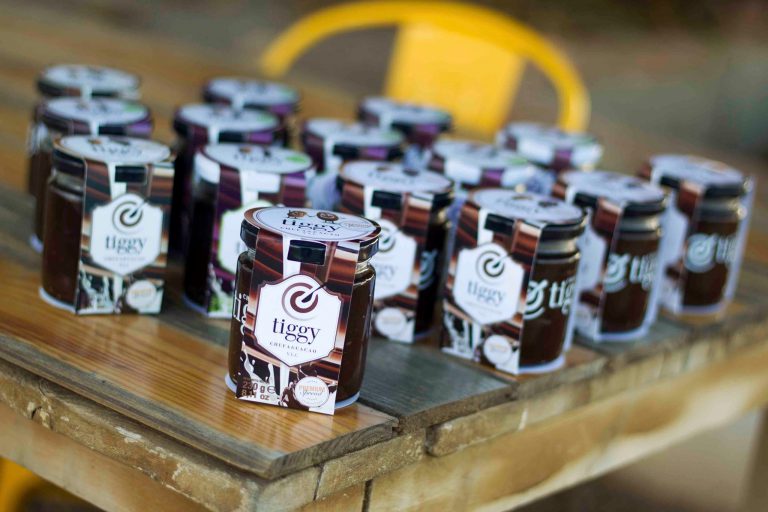 Así es la 'nocilla' vegana hecha con chufa valenciana