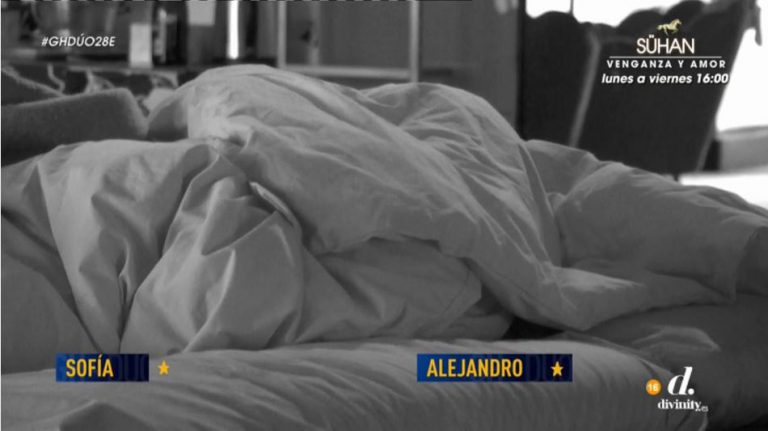 Primer edredoning en la casa de 'GH Dúo'