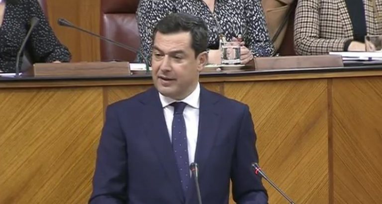 El presidente de Andalucía debate hoy con su comité de expertos hacer obligatorio el uso de mascarilla