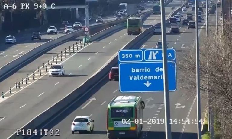 Un conductor de autobús recorre 11 kilómetros en sentido contrario en el bus-vao de Madrid