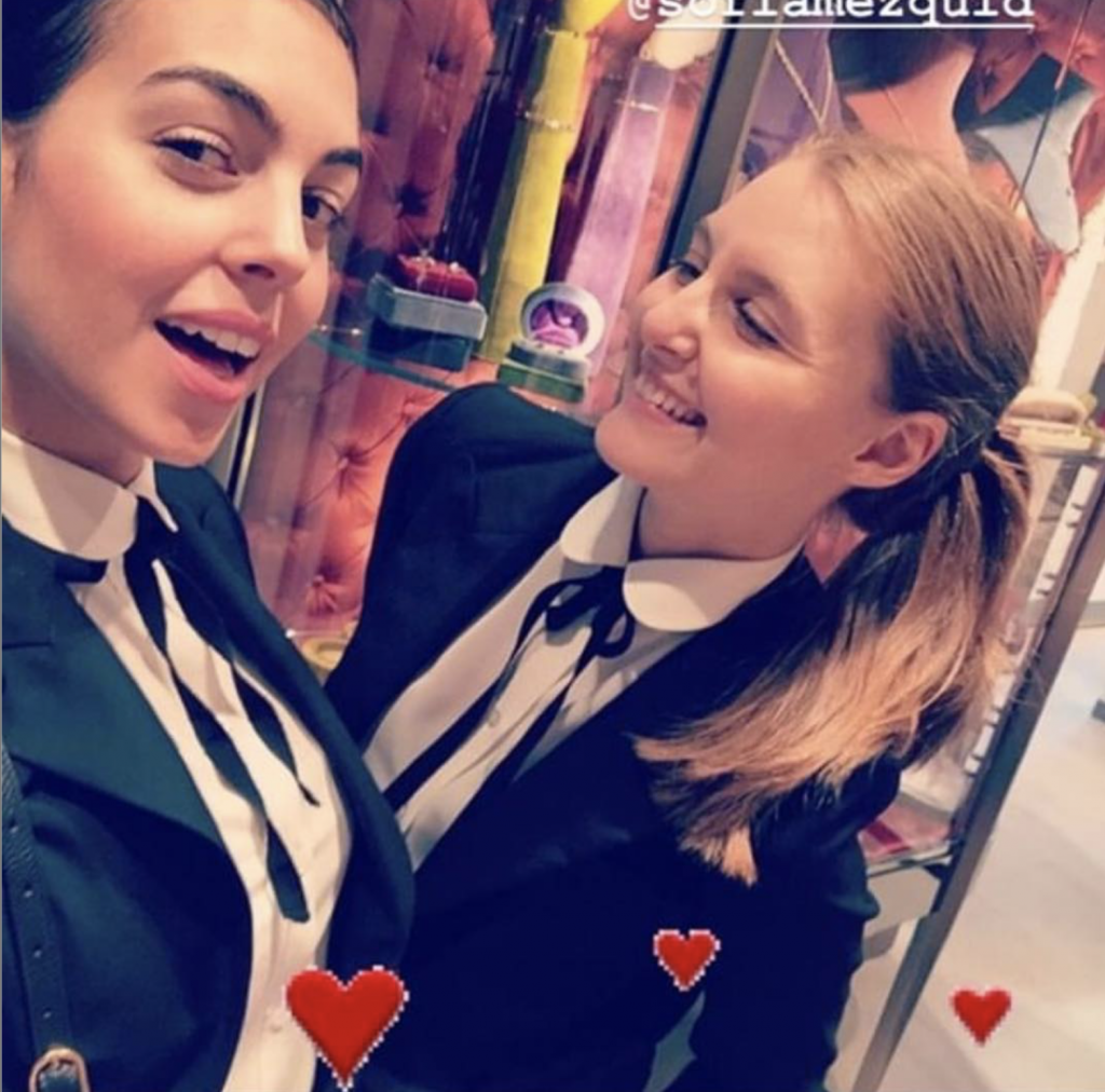 La foto de Georgina cuando era dependienta de una tienda de lujo en Madrid 1 Captura de pantalla 2019 02 22 a las 13.41.58