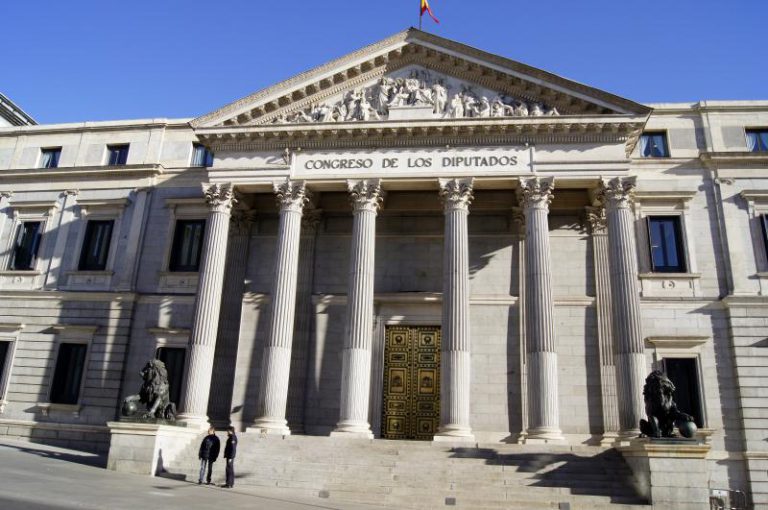 Solo un 7% de los diputados recoge su acta en los dos primeros días
