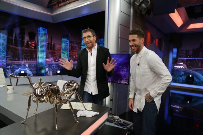 Se filtra cuánto costó la hormiga gigante que Sergio Ramos regaló a Pablo Motos en su visita a 'El Hormiguero'
