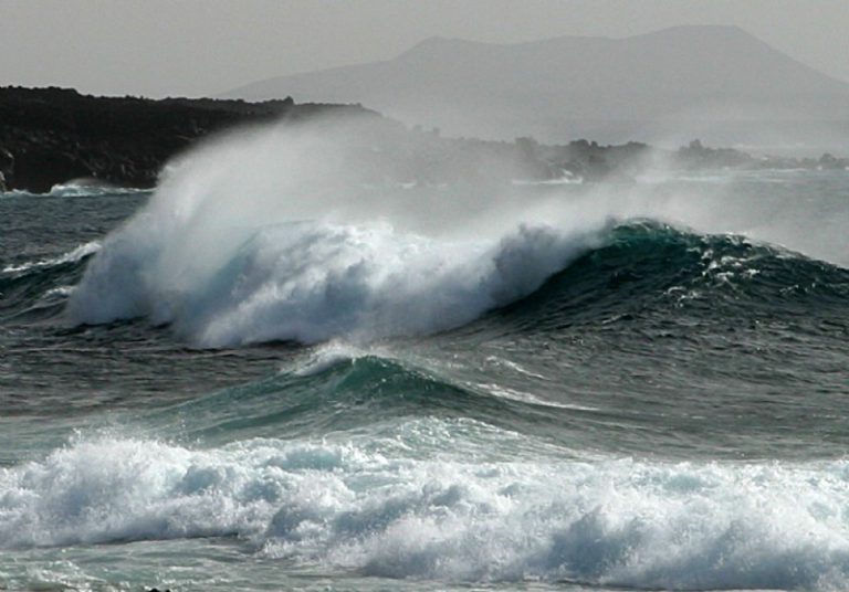 CANARIAS: Declarada la situación de prealerta por fenómenos costeros en Canarias   