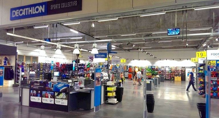 La polémica prenda que Decathlon ha tenido que retirar el mismo día que ha anunciado su venta