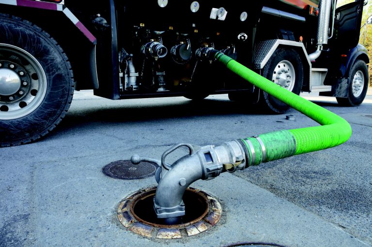 En qué debes fijarte al contratar a un equipo profesional especializado en desatascos