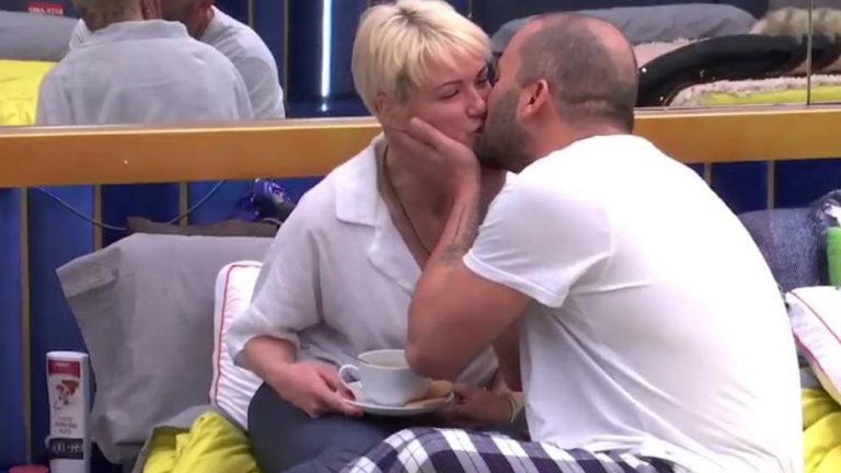 María Jesús y Antonio Tejado se besan en  'GH Dúo'