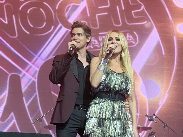 La gran metedura de pata de Marta Sánchez en plena actuación