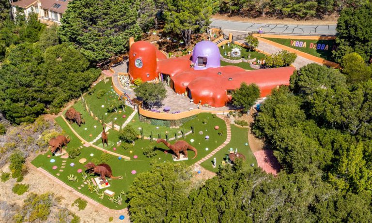 Sale a la venta 'La casa de los Picapiedra' en medio de una ardua polémica