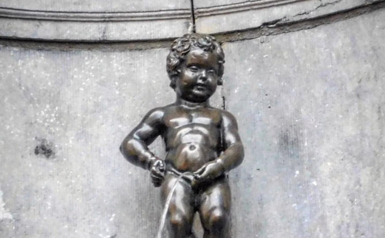 Una madre se enfrenta a 60 días de cárcel porque su hijo orinó en público