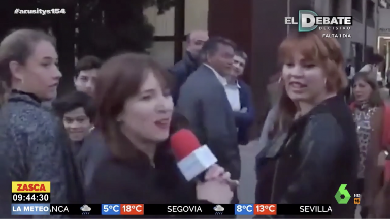 Zasca a una reportera graciosilla que se coló en un funeral