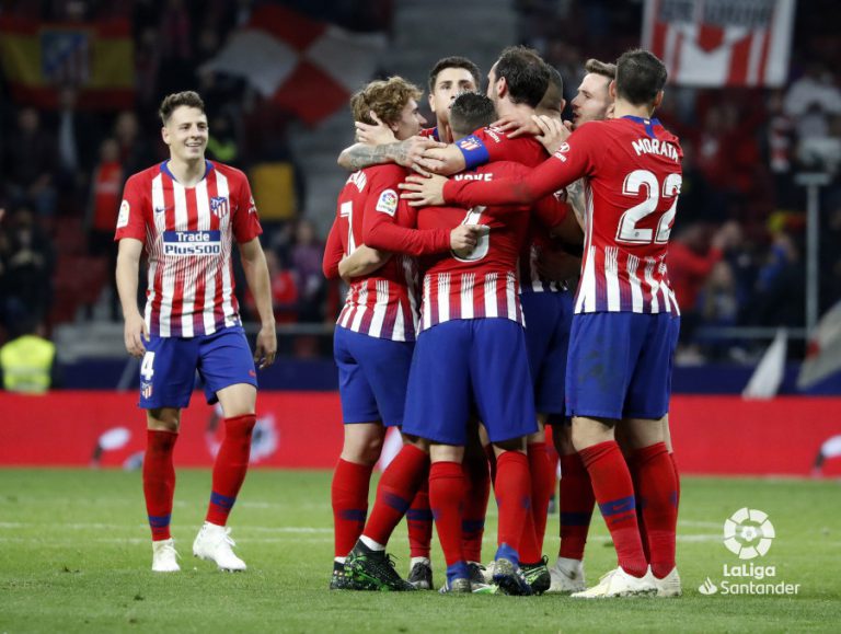 Godín y Griezmann aprietan la lucha por LaLiga