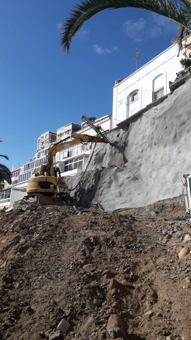 LAS PALMAS DE G.C.: El Ayuntamiento inicia las perforaciones para reconstruir la nueva estructura de contención en Paseo de Chil