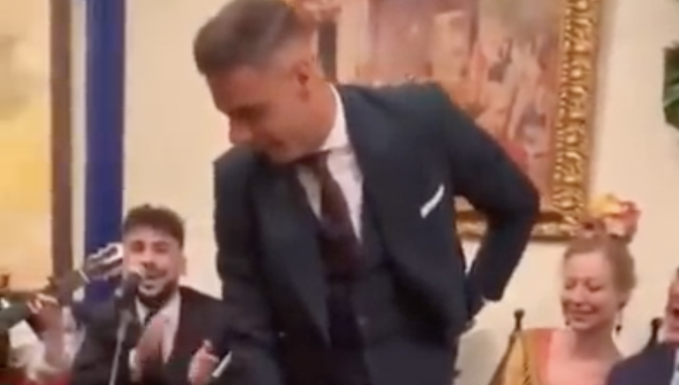 Joaquín se marca un baile en la Feria de Sevilla y levanta pasiones en la Red