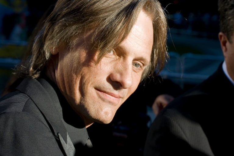 Viggo Mortensen carga contra Vox por utilizar su imagen en un montaje