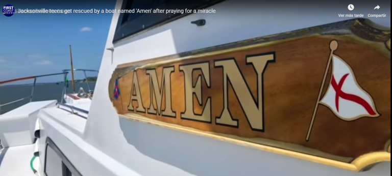 Comienzan a rezar antes de morir ahogados y son rescatados por un bote llamado 'Amén'