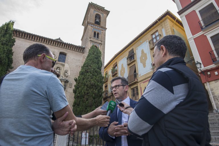 El turista que visita Granada gasta 72,4 euros diarios