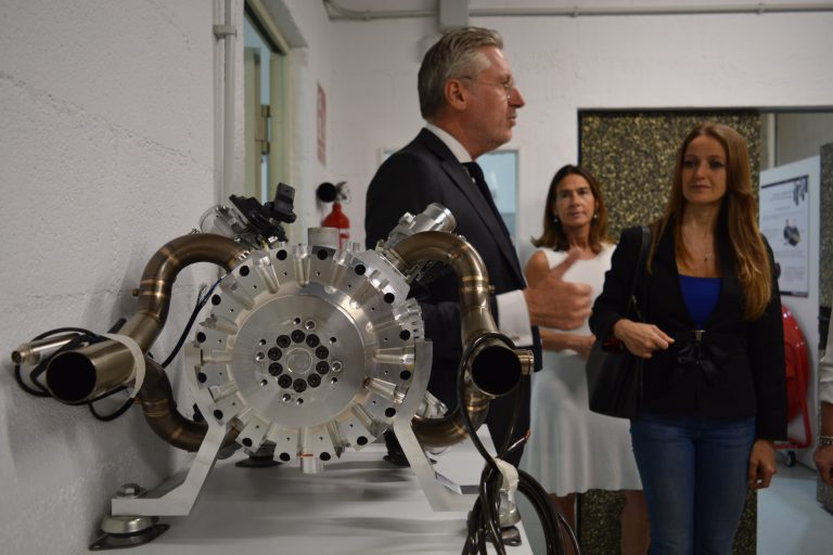 Una empresa granadina proyecta un motor de combustión de tres tiempos