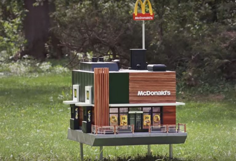 Así es el McDonald's más pequeño del mundo