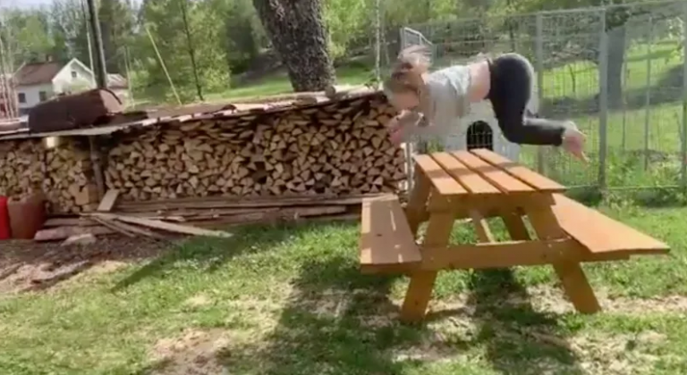 Esta es la mujer que se ha viralizado en las redes porque corre y salta como un caballo