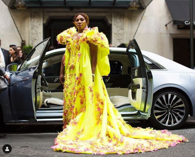 Los modelitos más impactantes de la alfombra roja de la gala MET 25 serena williams