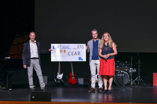 El talento artístico de los alumnos del Liceo francés recauda 835 euros en beneficio de CEAR 3 soiree des talents colegio liceo frances