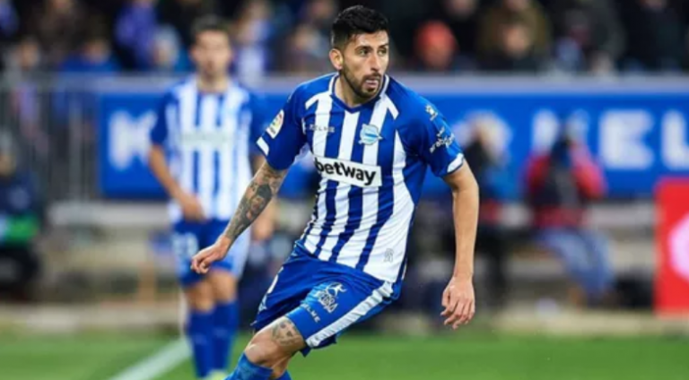 2-0. Lucas Pérez y Joselu dan aire al Alavés