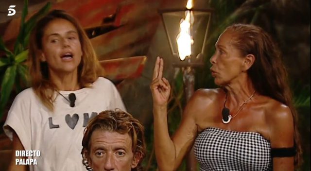 Isabel Y mónica dos