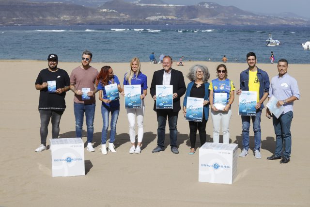 Presentación campaña verano Ciudad de Mar 0 plástico 100 vida foto familia
