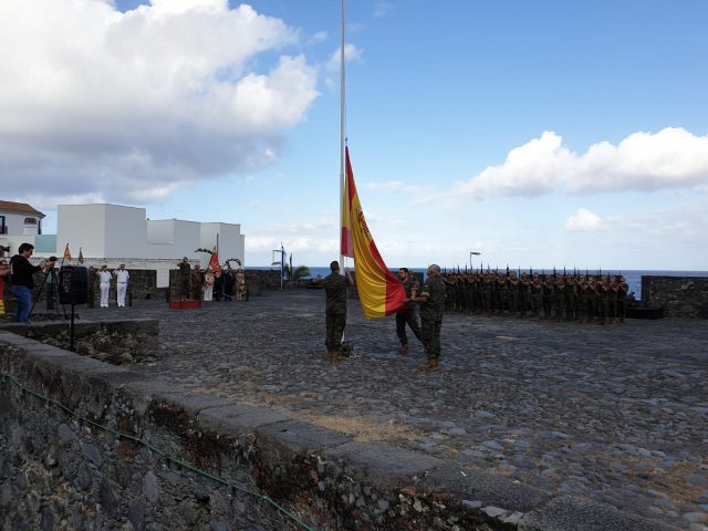 Acto de Arriado de Bandera simultáneo en las ocho islas del Archipiélago Canario. 6 arriado la palma