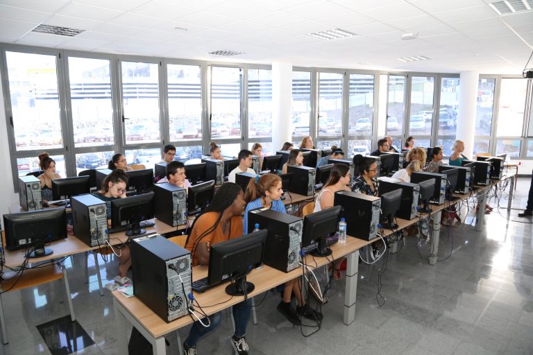 La Universidad de Verano de Adeje empieza este lunes con 27 cursos y talleres y la inclusión como tema central