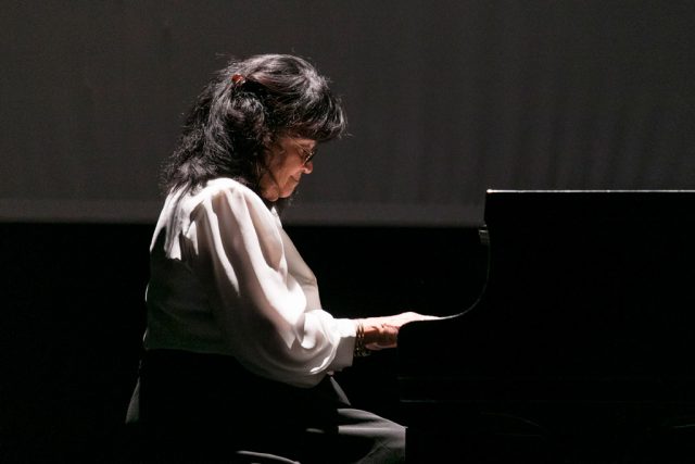 Concierto Corales Habana digna guerra