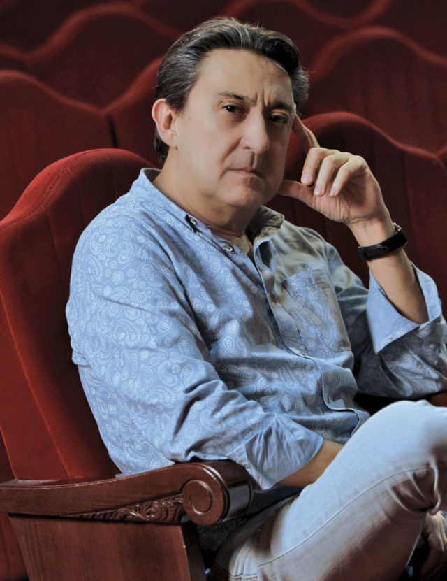 El actor Mariano Peña interpreta al avaro Sr. Scrooge3