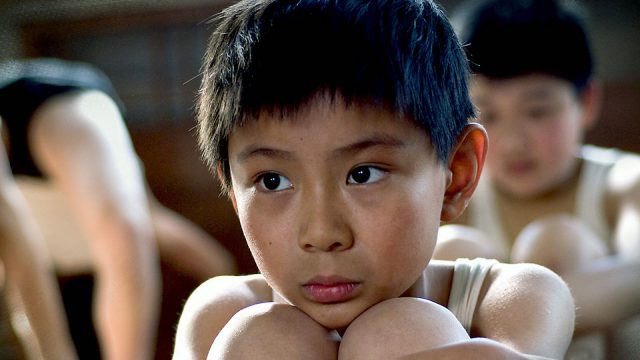 Escena del filme El último bailarín de Mao 1