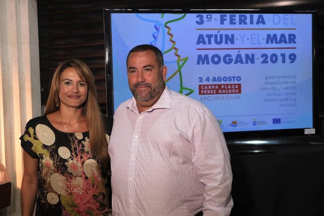 Grimanesa Pérez y Víctor Gutiérrez en la presentación de la III Feria del Atún y del Mar de Mogán