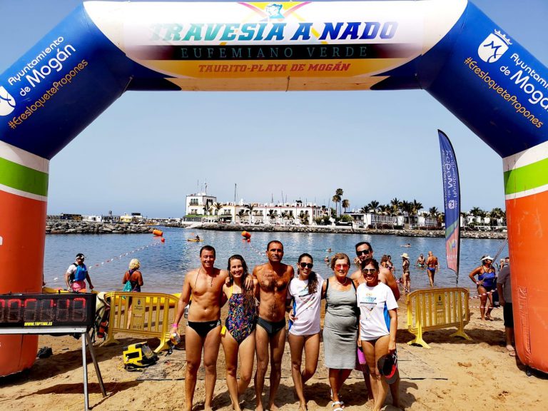 Daniel Sánchez y Carla Chaar, vencedores de la XIII Travesía a Nado Eufemiano Verde Taurito-Playa de Mogán