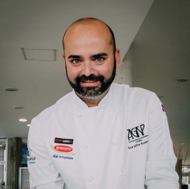 Serafin Romero ofrece una clase magistral en el marco del Festival Internacional de Folclore de Ingenio.