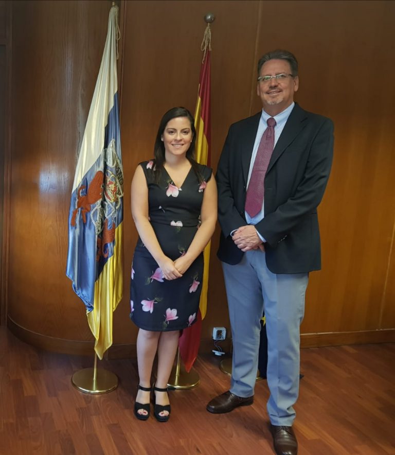 La consejera de Turismo, Industria y Comercio, Yaiza Castilla preside la toma de posesión del nuevo secretario general técnico de su Departamento