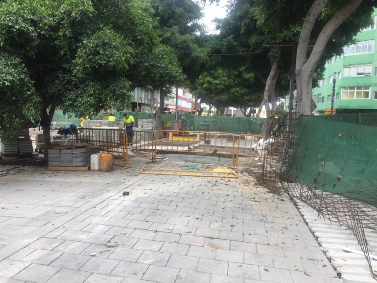 Luzardo solicita a Hidalgo que no se marche de vacaciones sin enderezar las obras de la Metroguagua tras nuevos retrasos y averías en Mesa y López