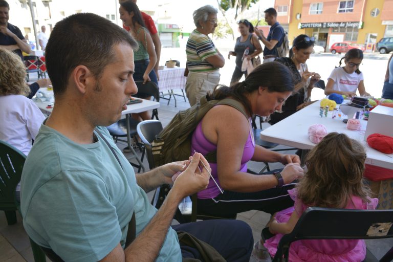 Valsequillo une a jóvenes y mayores con talleres de artesanía para mantener los oficios tradicionales