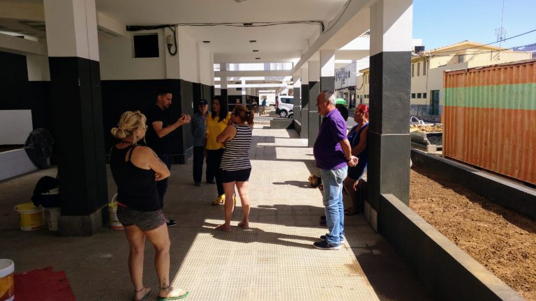 Tomás Pérez traslada a los nuevos responsables, la necesidad de que la segunda fase de la nueva carretera se inicie cuanto antes