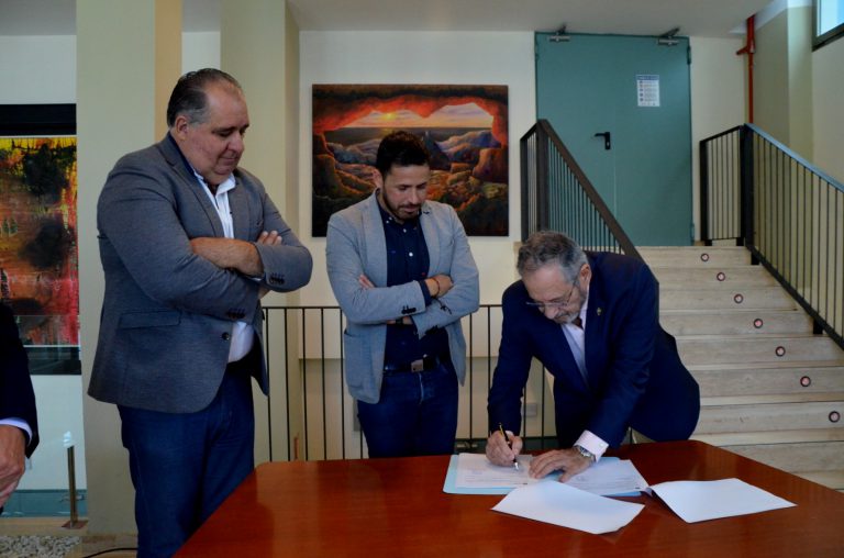 El patrimonio cultural del Telde crece gracias a la donación de una obra del pintor Jesús Ojeda