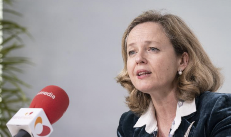 La ministra de Economía comparece en el Congreso para informar sobre las medidas adoptadas ante la pandemia